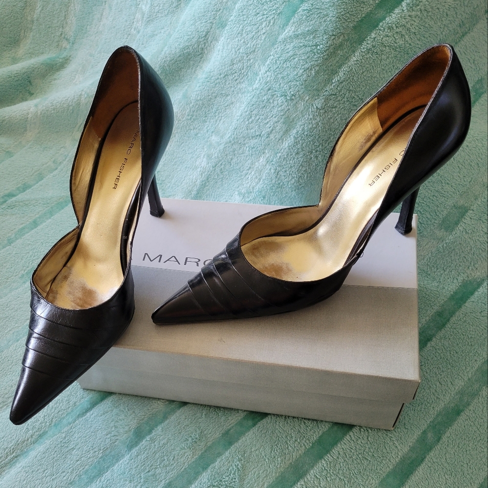 Vintage Marc Fisher 8M Black Leather 4" Heels 'Frisk'